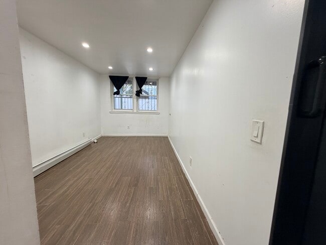 Photo - 11440 145th St Unit 1 Bedroom Apartment