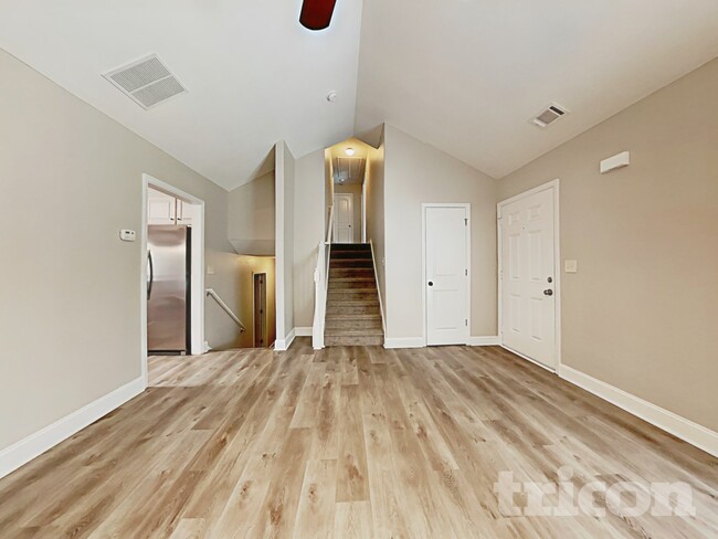 Photo - 1656 Deer Creek Ln