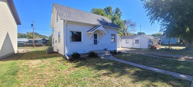 Photo - 120 N Iowa Ave