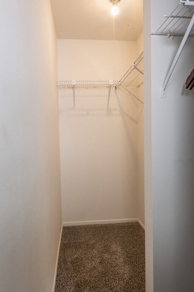 Arlington Club Apartments Wheeling, IL