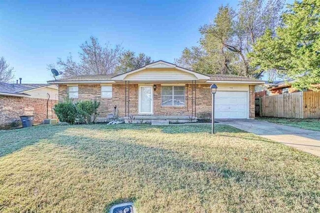 Building Photo - 5716 NW Glenn Ave