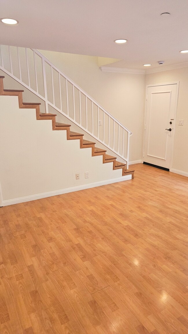 Photo - 1043 Thompson Ave