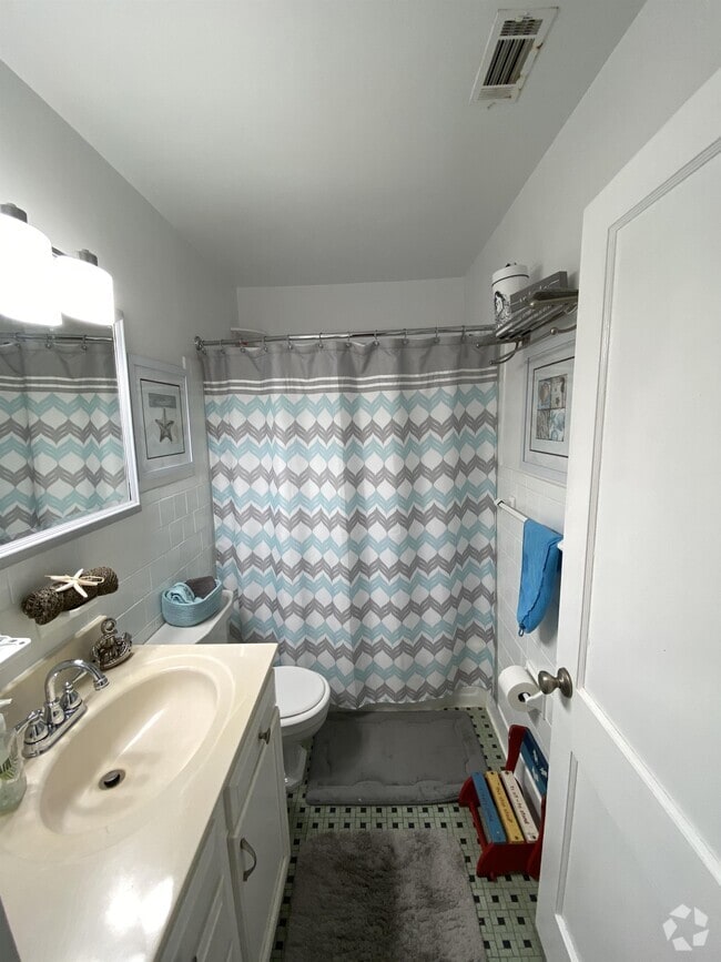 Building Photo - 756 W Ocean View Ave Rental
