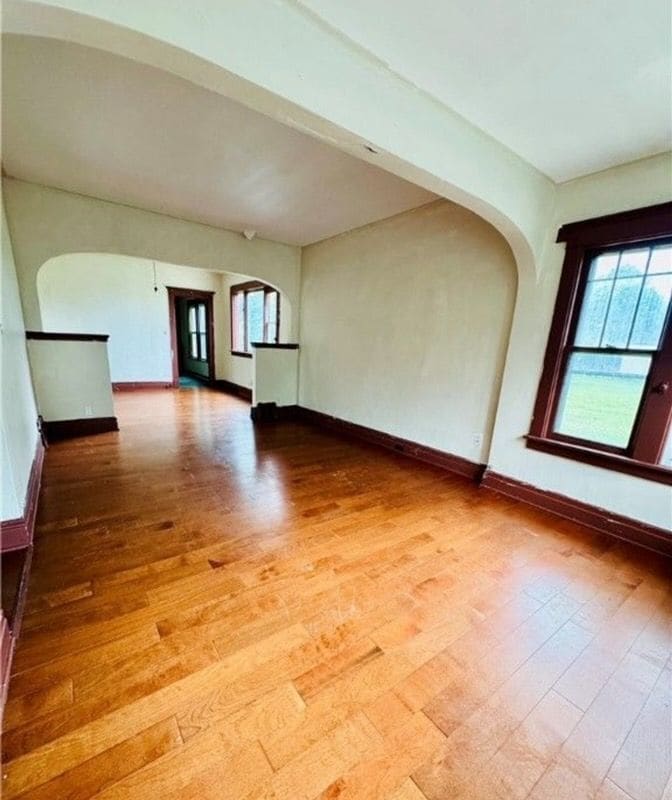 Photo - 351 Moselle St