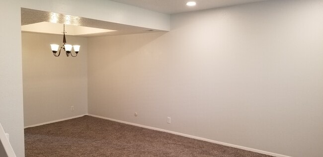 Building Photo - 88 W 50 S Unit V6 Rental