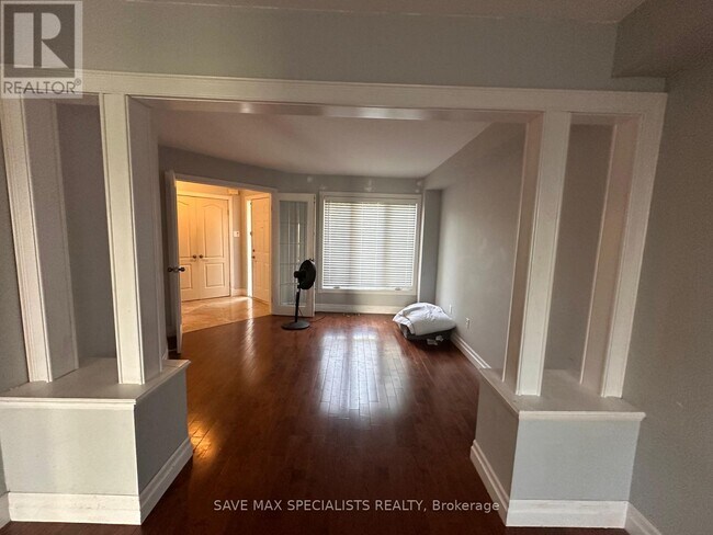 Photo - 5 McCullough Ave