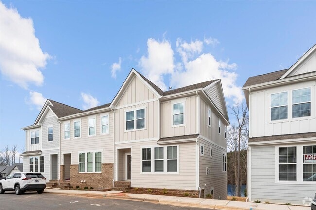 Building Photo - Brand New Lake Front Davidson Townhome