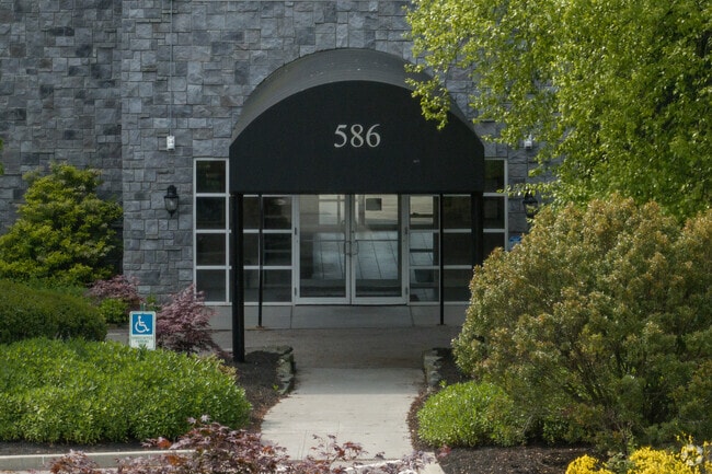 Entrada - Cove View Condominiums