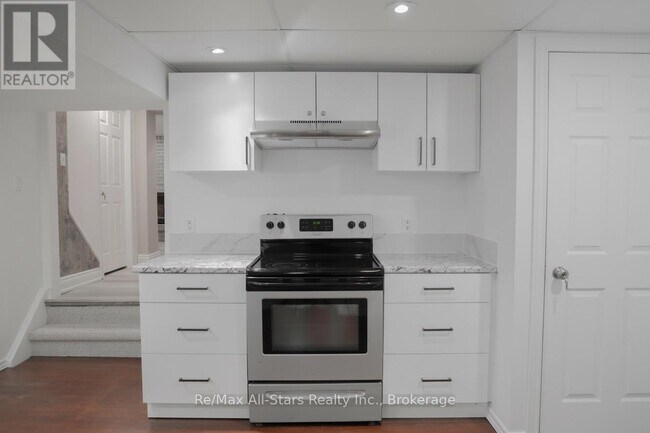 Photo - 1 Crescent Ct