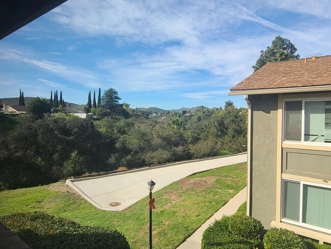 Building Photo - 535 Serento Cir