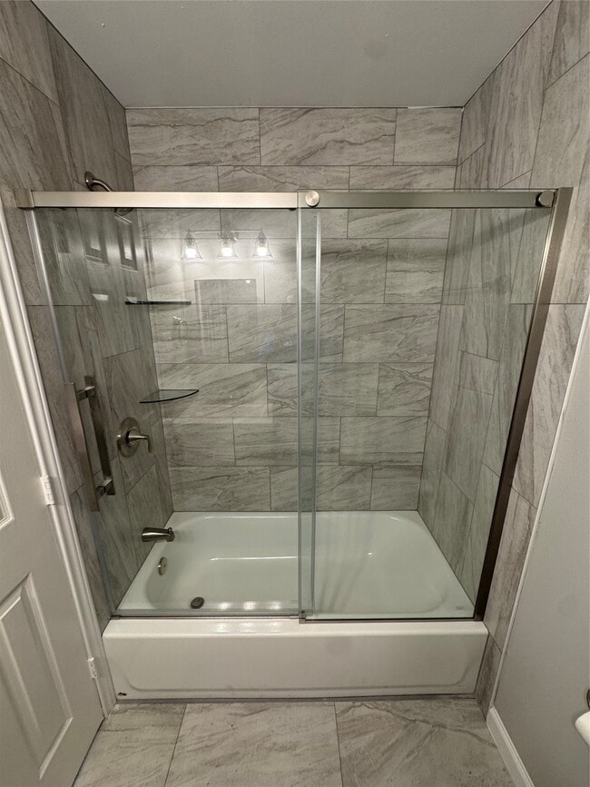 Photo - 2410 Jackson