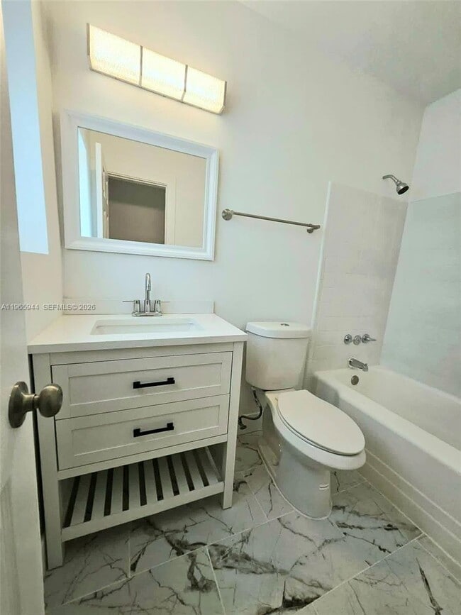 Photo - 919 NW 13th St Unidad Room