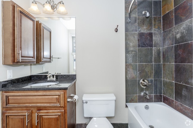 2BR, 2BA - 601 Coates