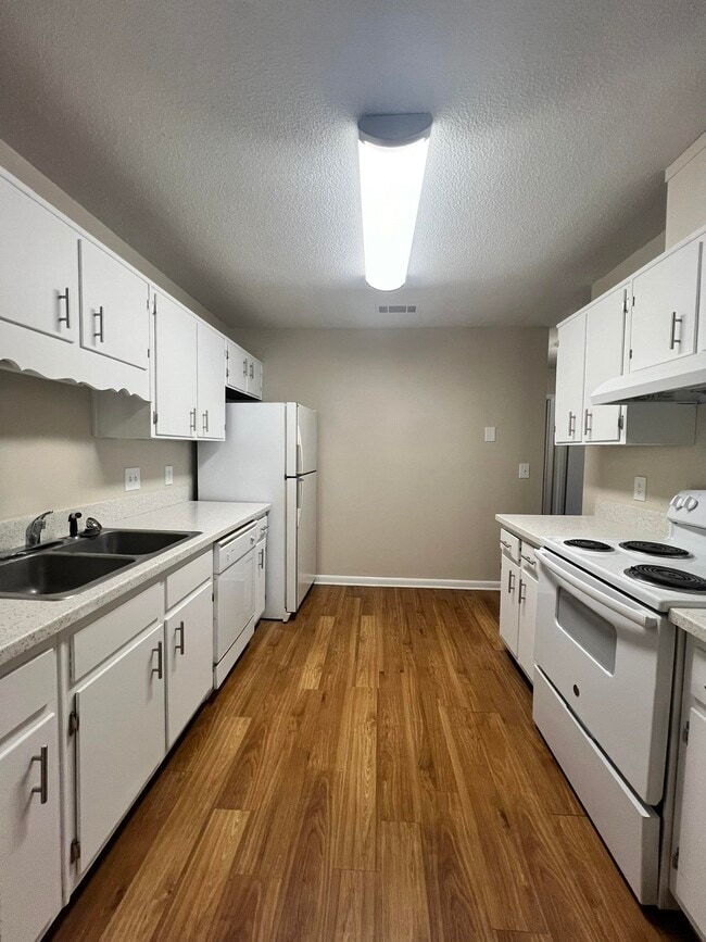 Photo - 2413 Ramblewood Ct