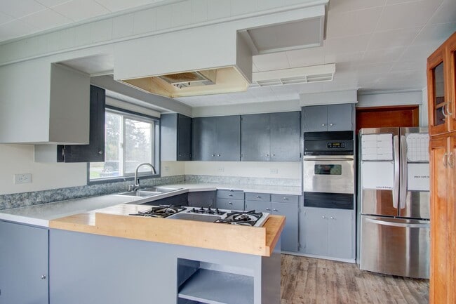 Photo - 3 bedroom/3 Bathroom House- In Town with Large yard