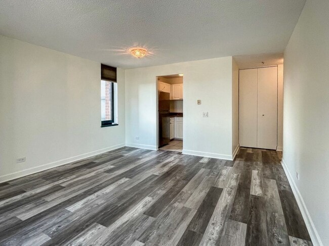 Photo - 3660 N Lake Shore Dr Unidad 611