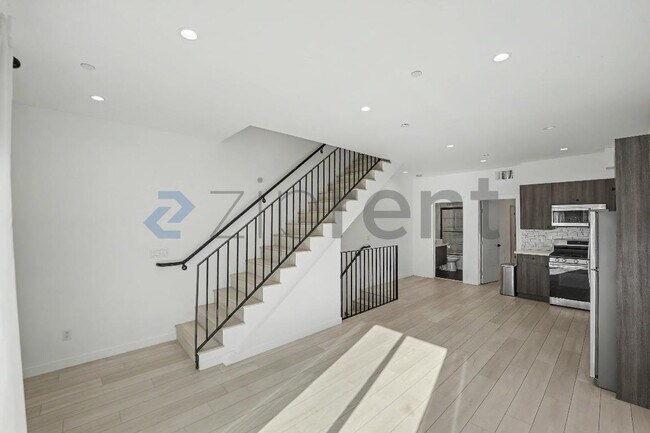 Photo - Unit 246-1/2