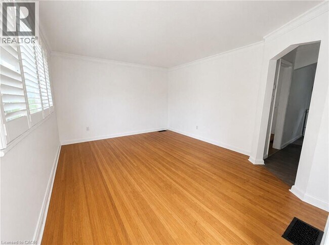 Photo - 83 E 41st St
