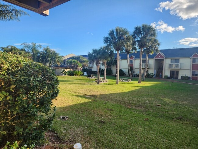 Building Photo - 2130 Forest Knoll Dr NE