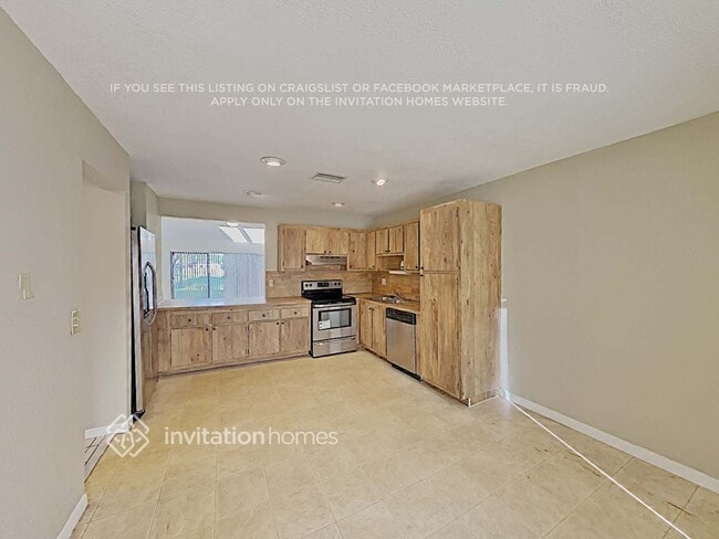 Photo - 381 Wildwood Ln E