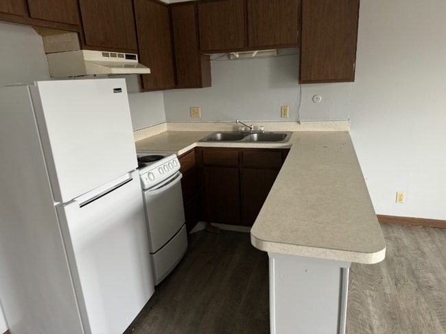 Building Photo - 2500 E Tennessee St Rental