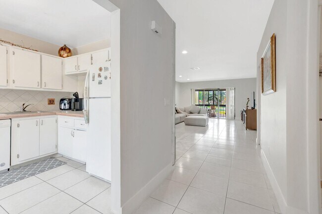 Photo - 21214 Lago Cir Unit 8f