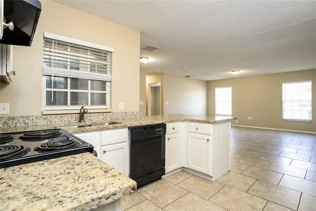 Photo - 725 Maderia Ct