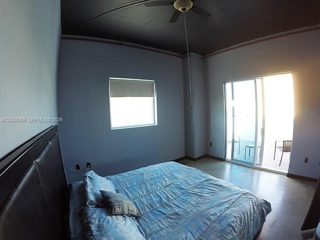 Photo - 10 SW South River Dr Unit 611