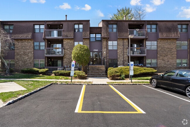 Building Photo - 1724 Country Mill Dr Rental