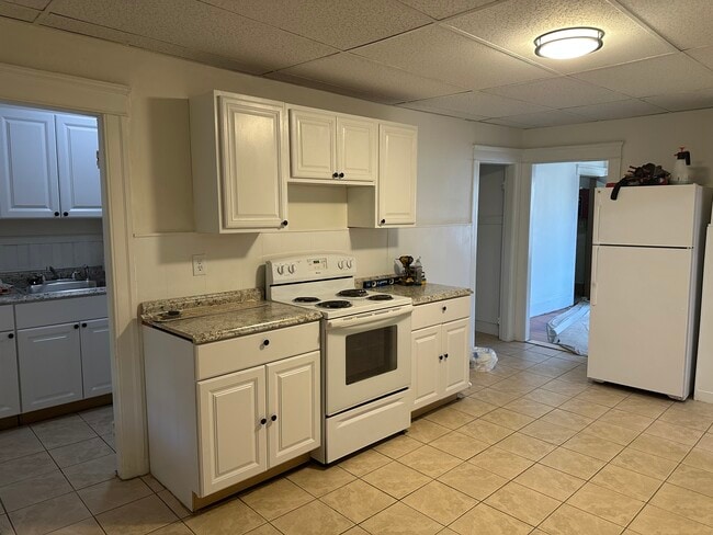 Building Photo - 208 Pilgrim Ave Unit 1 Rental