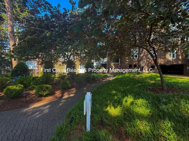 Photo - 741 Bishops Park Dr