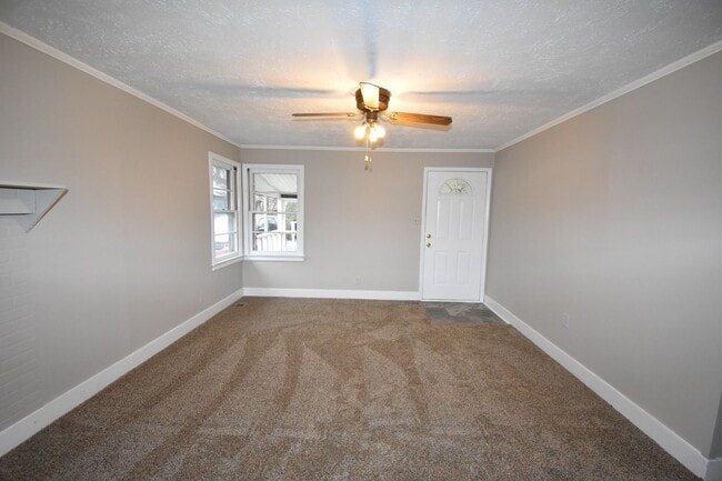 Photo - 3 Bedroom Pet Friendly Home For Rent!