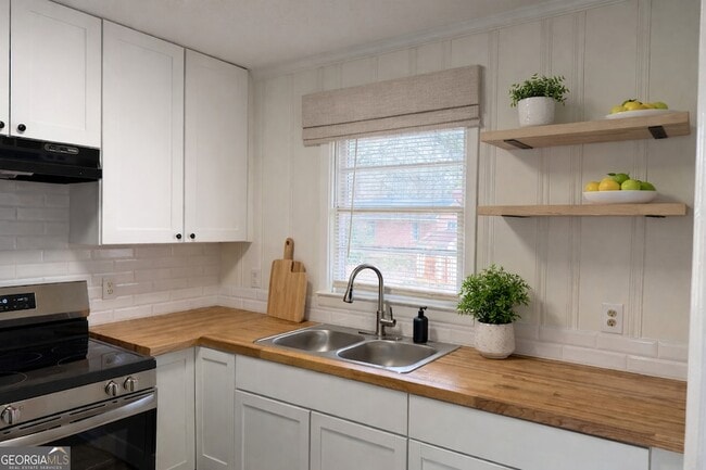 Photo - 1065 Nelson St