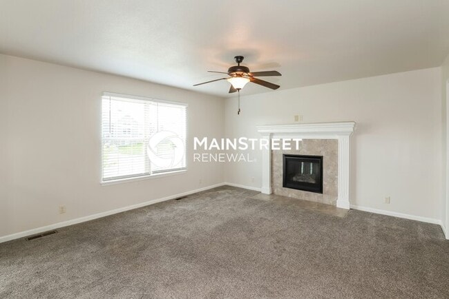 Photo - 4 Bedroom Pet-Friendly Home in Raymore, MO...