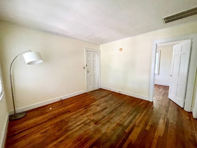 Photo - sgreg230 Unit 1/2B