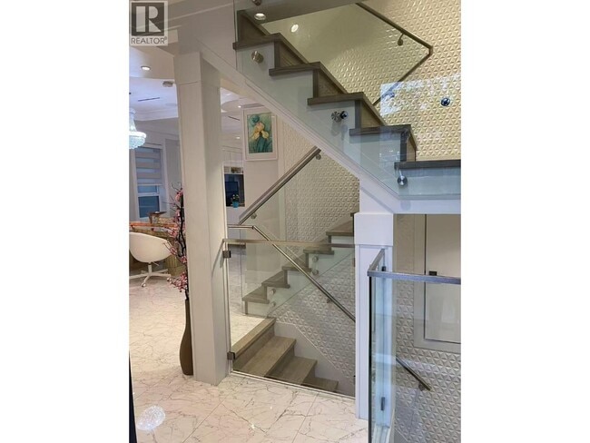 Photo - 3254 E 6th Ave