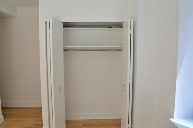 55 Wall St Unit 2220