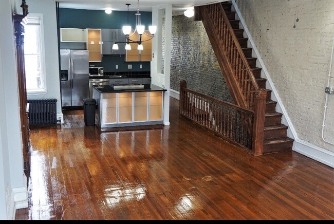 Photo - 618 E Girard Ave