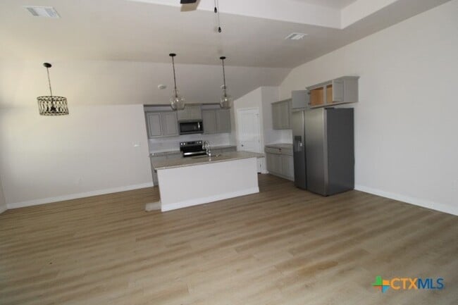 Photo - 1634 Dryden Ave