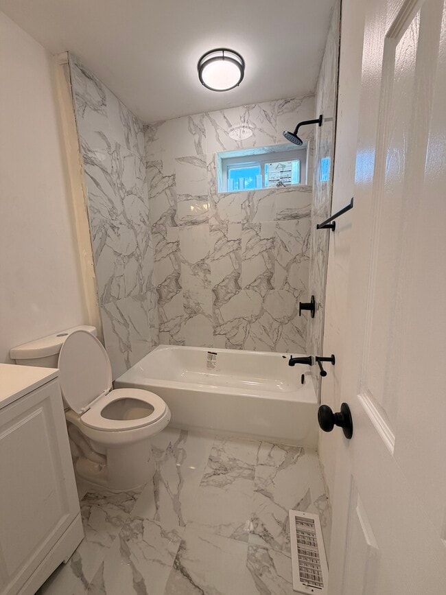 Photo - 1711 2nd St NE