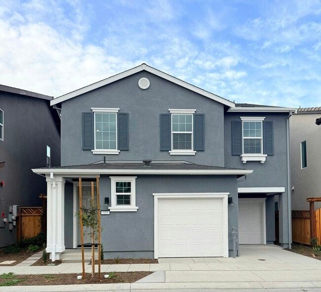 Building Photo - 325 N Paso Robles Dr