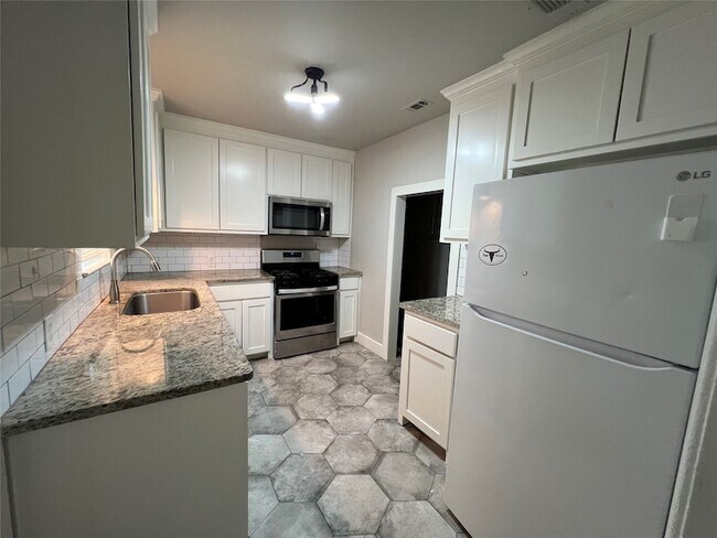 Photo - 222 N Ricketts St House