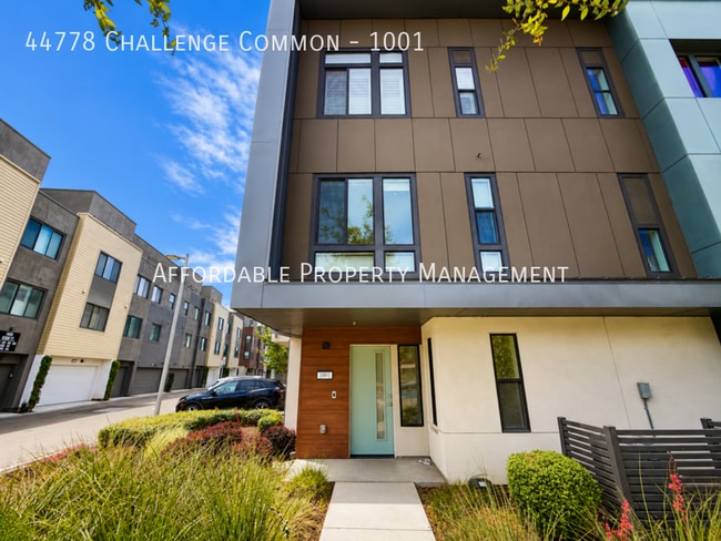 Building Photo - 44778 Challenge Common