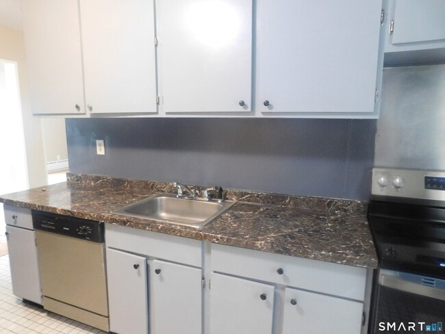 Photo - 45 Oakview Cir Unit 203