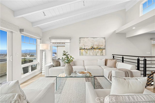 Photo - 2520 Seaview Ave