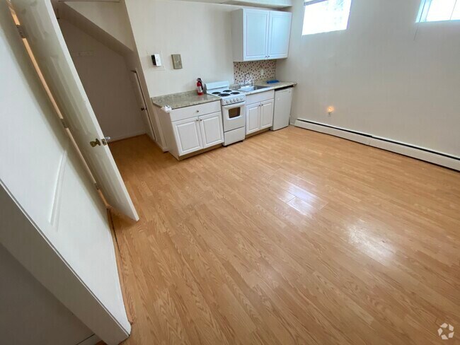 Building Photo - 12 Aberdeen St Unit #A Rental