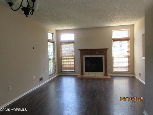 Photo - 29 Longbrook Ln