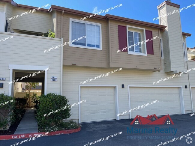 Building Photo - 2 Bedroom, 2 Bath Beautiful Townhouse Cond...