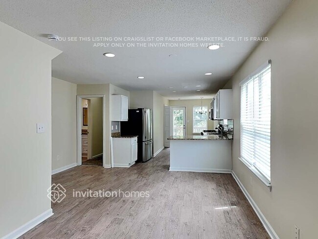 Photo - 1384 Camrose Ct