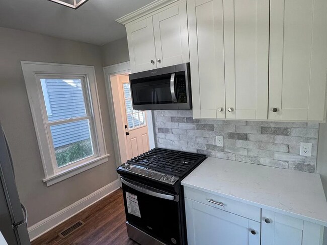 Photo - 1989 Randolph Ave